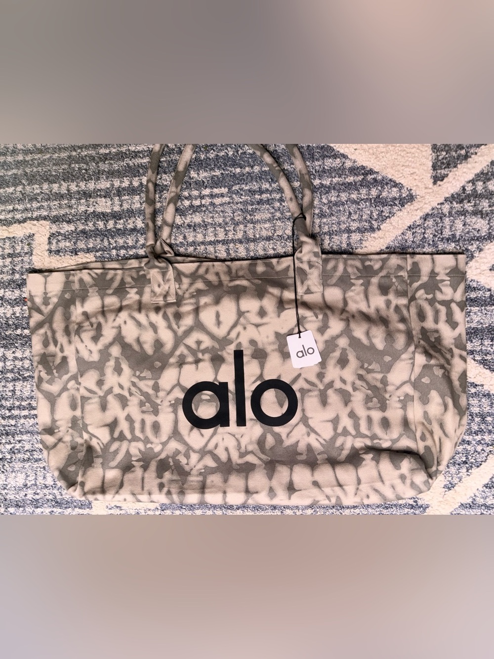NWT ALO Yoga Grey & Cream Tie-Dye Tote